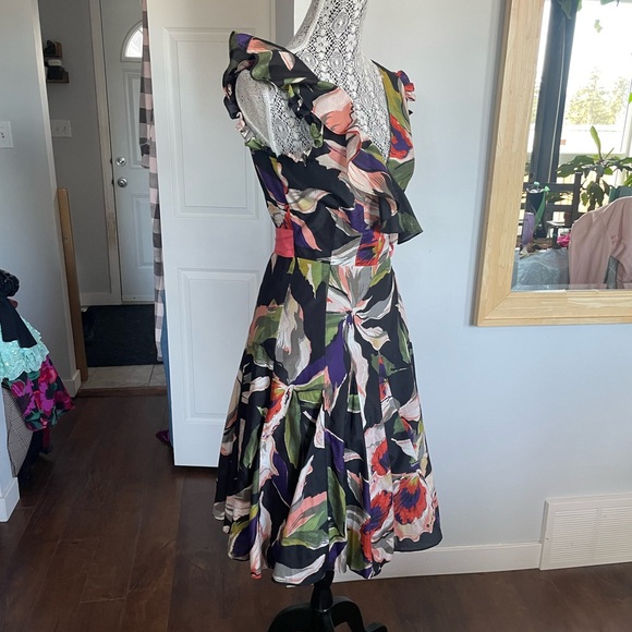 Designer Ted Baker Floral Panelled Wrap Midi Dress. Silk/Cotton. TB 3/Size 8. - Picture 2 of 7